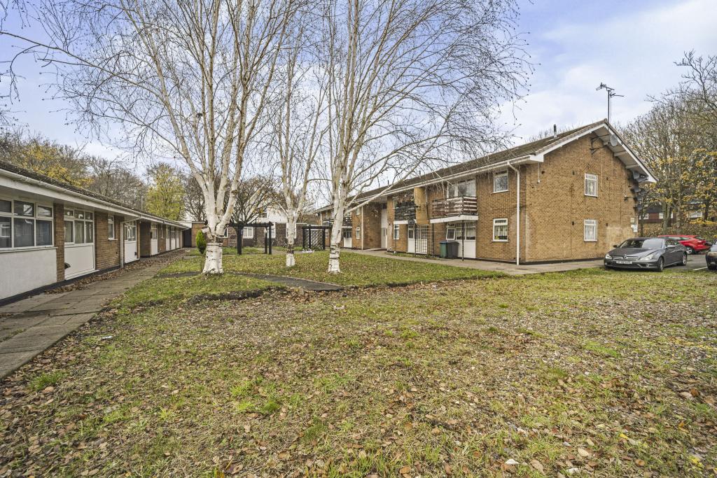 Studio flat for sale in Lily Street, West Bromwich, B71