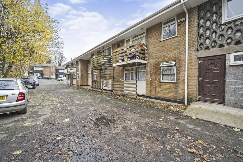 Studio flat for sale in Lily Street, West Bromwich, B71