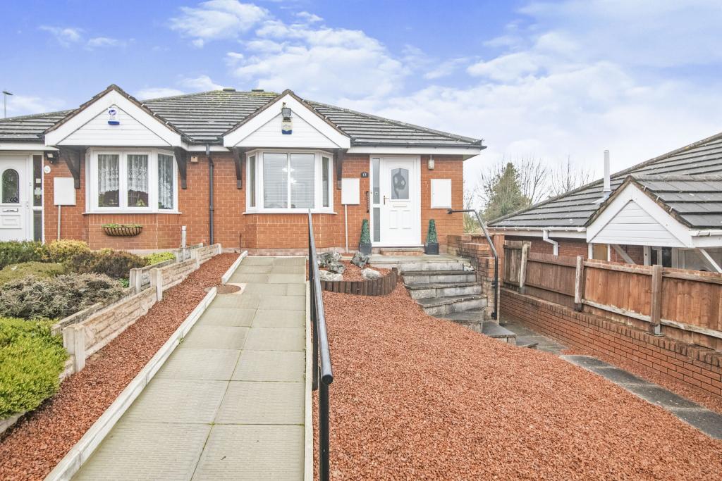2 bedroom semidetached bungalow for sale in Rossendale Close