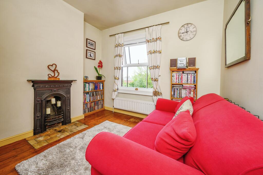 2 bedroom terraced house for sale in Glascote Road, Tamworth, B77