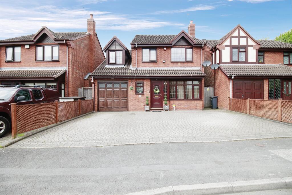 4 bedroom detached house for sale in Somerby Drive, Solihull, B91