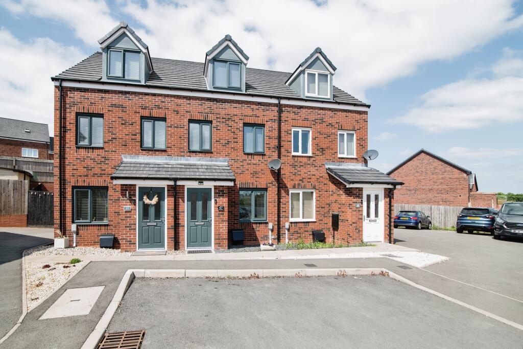 3 bedroom town house for sale in Laceby Close, Redditch, B97