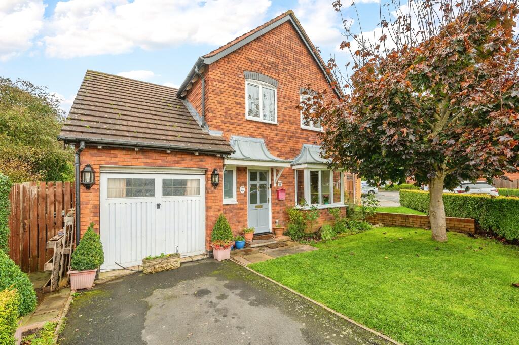 3 bedroom detached house for sale in Abbeyfields Drive, Studley, B80