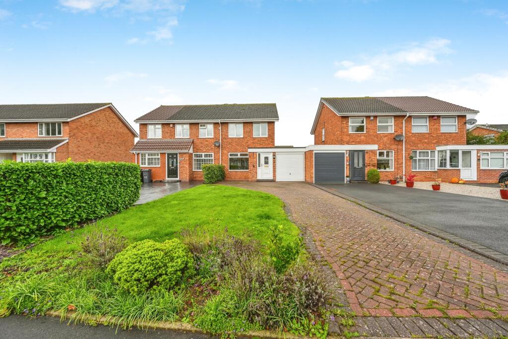 2 bedroom semidetached house for sale in Lyneham Gardens, Sutton Coldfield, B76