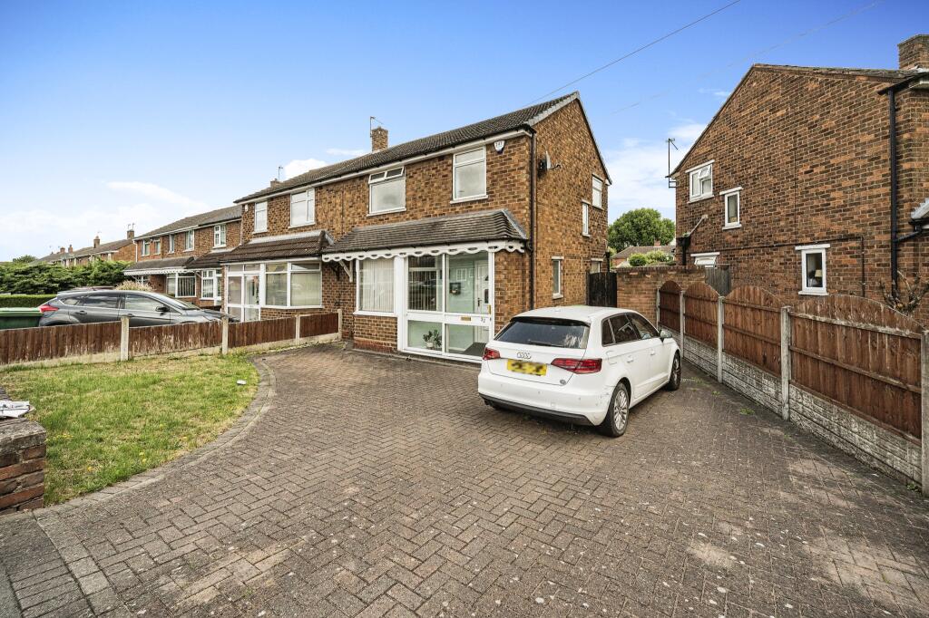 3 bedroom semidetached house for sale in Campville Crescent, West