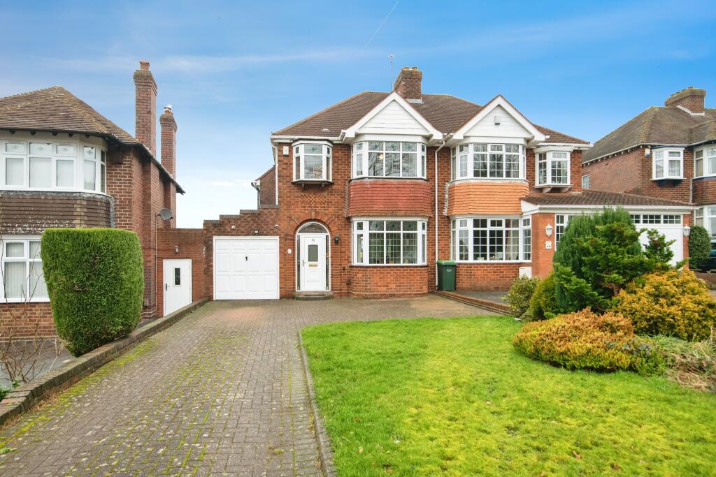 3 bedroom semidetached house for sale in Knottsall Lane, Oldbury, B68