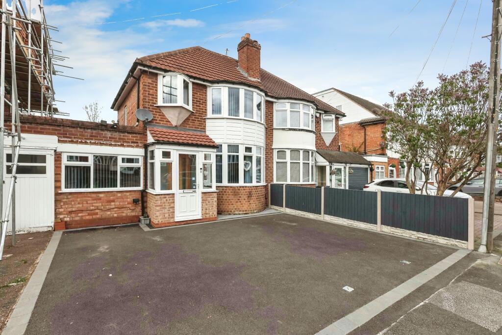 4 bedroom semi-detached house for sale in Valley Road, Solihull, B92
