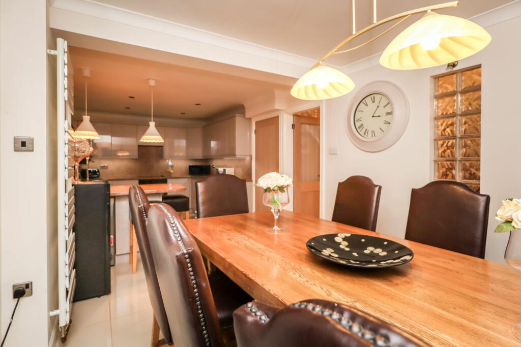 Additional property image - Cleeve, Tamworth, B77