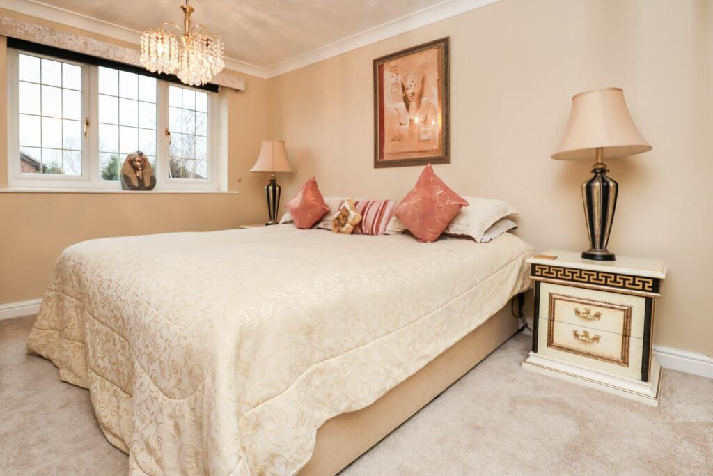 Additional property image - Cleeve, Tamworth, B77