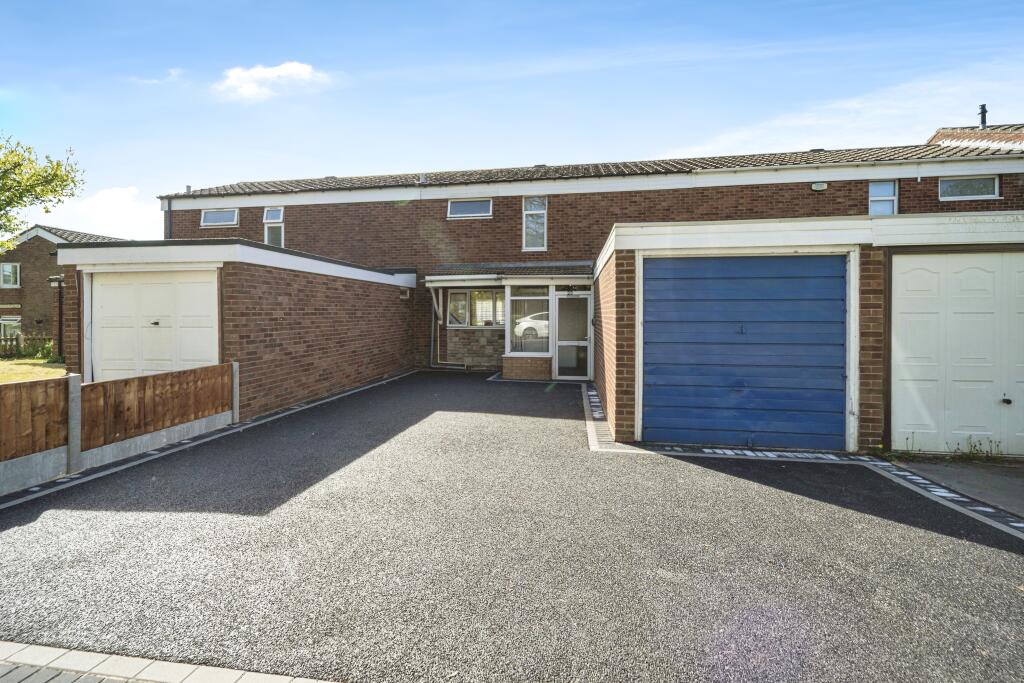 3 bedroom terraced house for sale in Whitebeam Road, Birmingham, B37