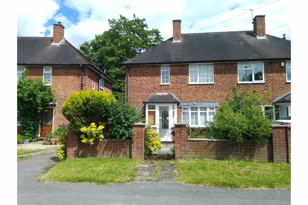 3 bedroom semi-detached house for sale in Colesbourne Road, Solihull, B92