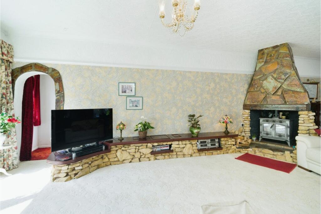Additional property image - Birchy Close, Solihull, B90