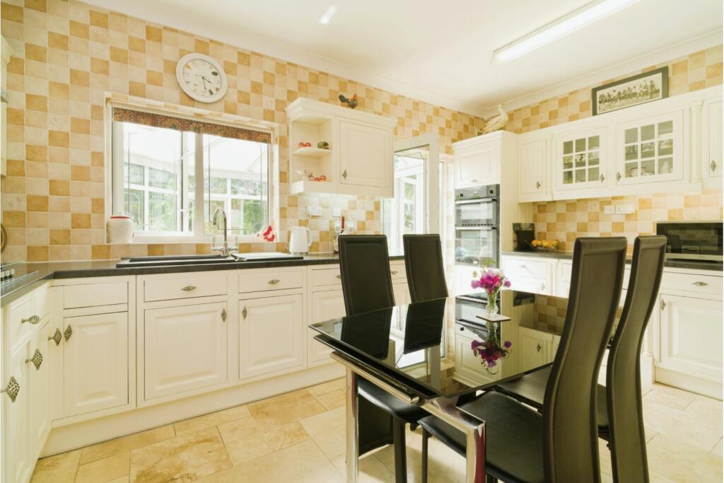 Additional property image - Birchy Close, Solihull, B90