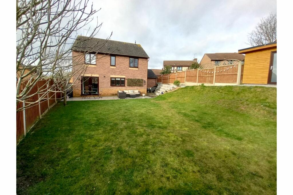 Additional property image - Field Close, Bromsgrove, B60