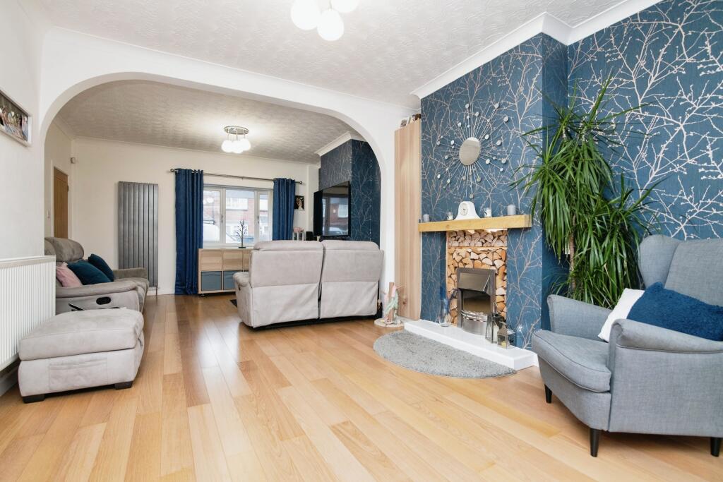Additional property image - Borough Crescent, Oldbury, B69
