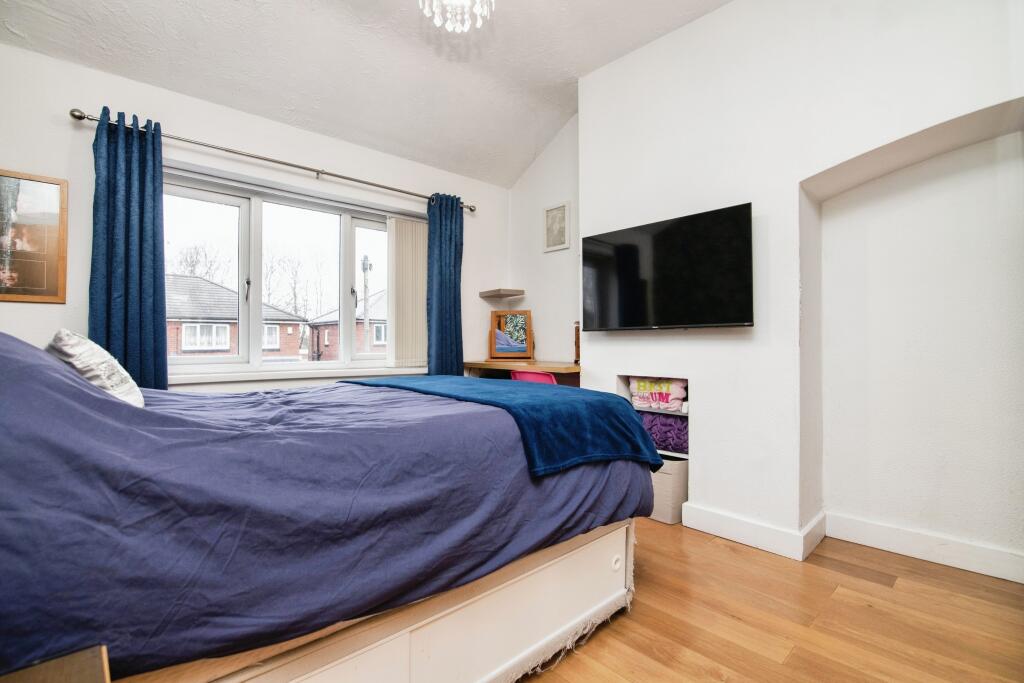 Additional property image - Borough Crescent, Oldbury, B69