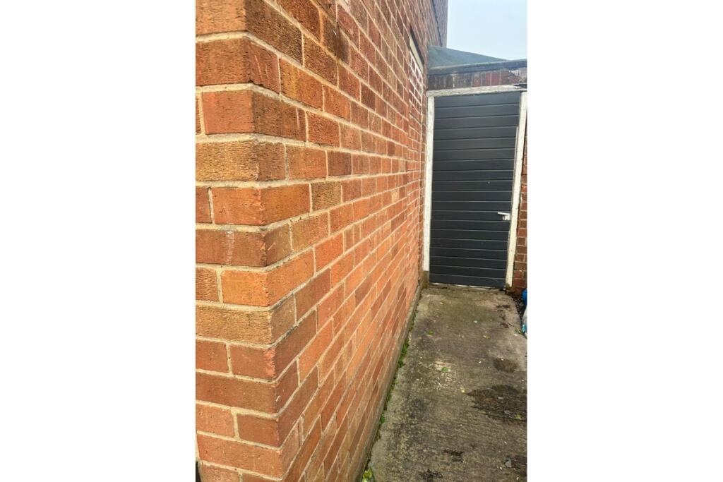 Additional property image - The Grove, Studley, B80