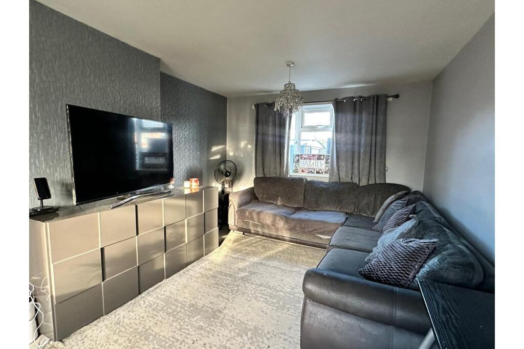 Additional property image - The Grove, Studley, B80