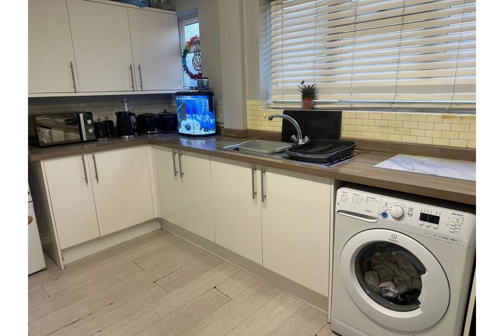 Additional property image - The Grove, Studley, B80
