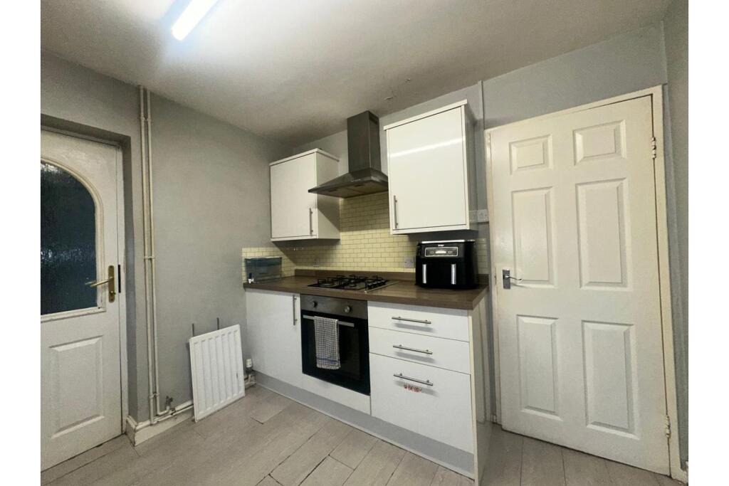 Additional property image - The Grove, Studley, B80