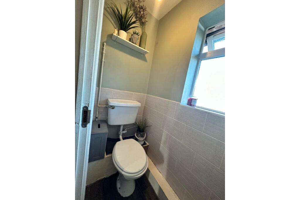 Additional property image - The Grove, Studley, B80