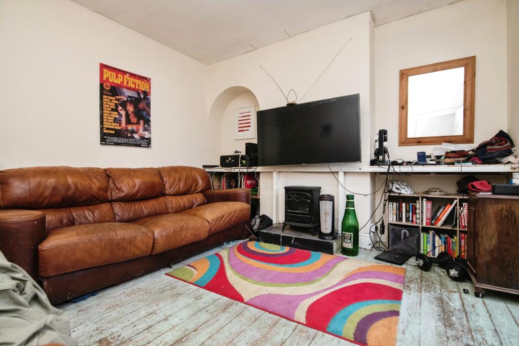 Additional property image - Oak Tree Lane, Birmingham, B29