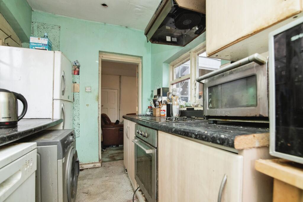 Additional property image - Oak Tree Lane, Birmingham, B29