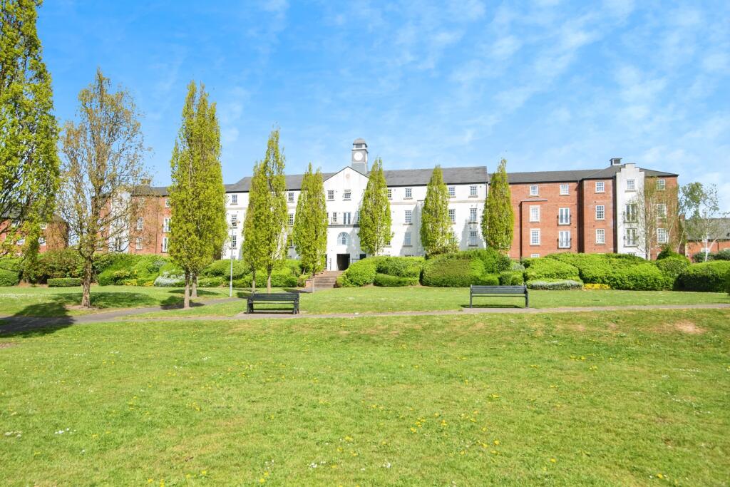 Main image of property: Duckery Wood Walk, Birmingham, B43