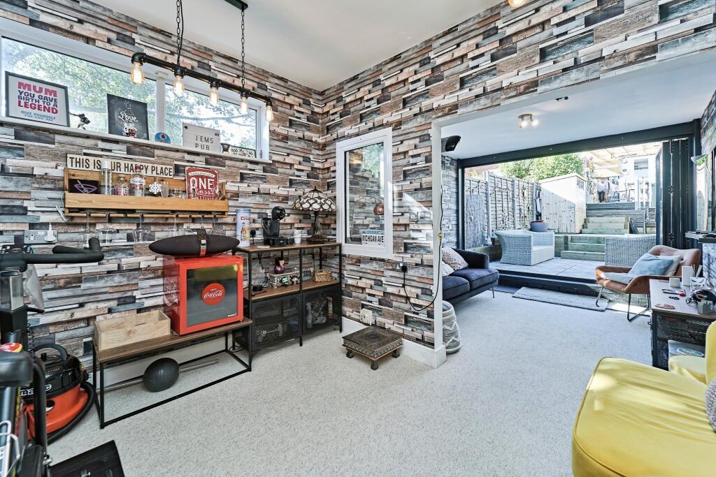 Main image of property: Park Road, Smethwick, B67