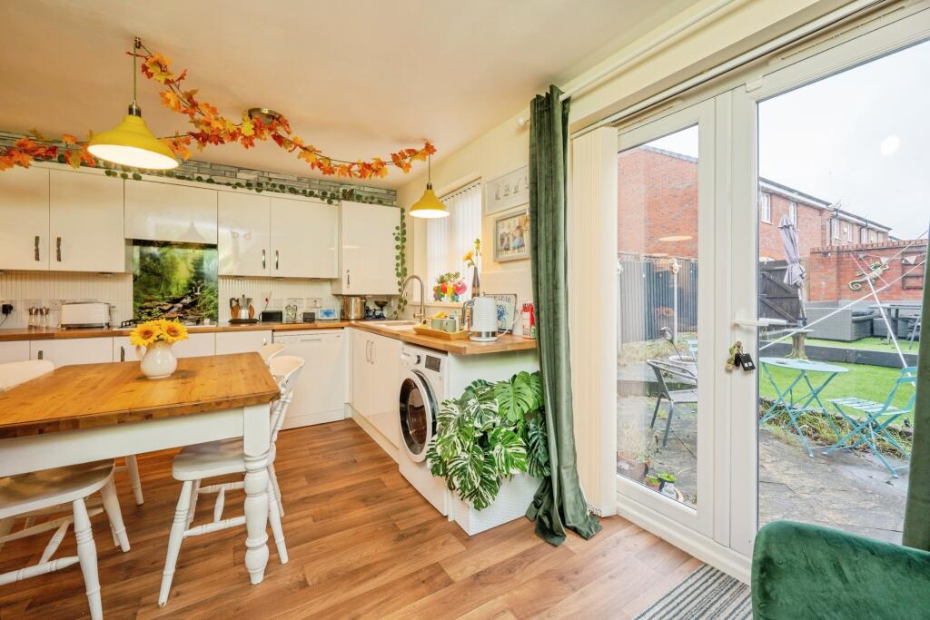 Main image of property: Amington Road, Tamworth, B77