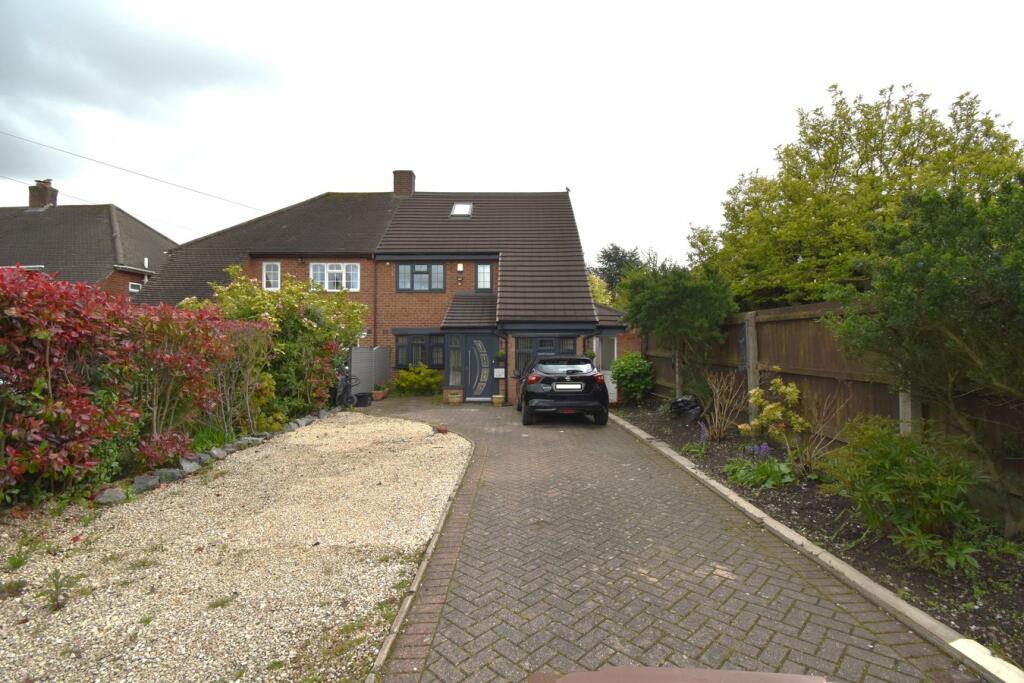 4 bedroom semi-detached house for sale in Hobs Moat Road, SOLIHULL, B92