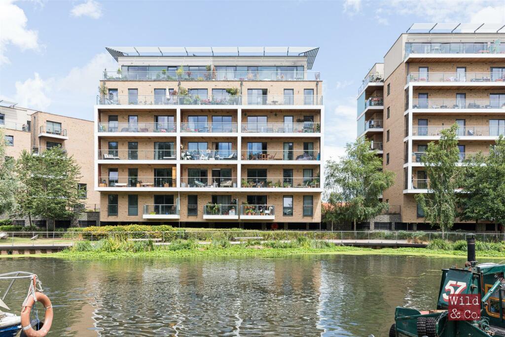 2 bedroom flat for rent in Copper Court, Essex Wharf,, E5