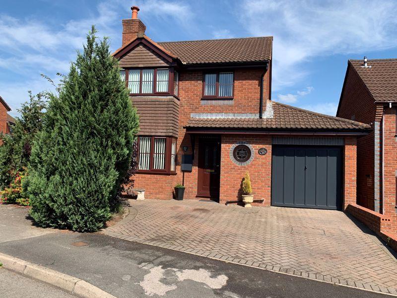 4 bedroom detached house for sale in Lawn Drive, Chudleigh, TQ13