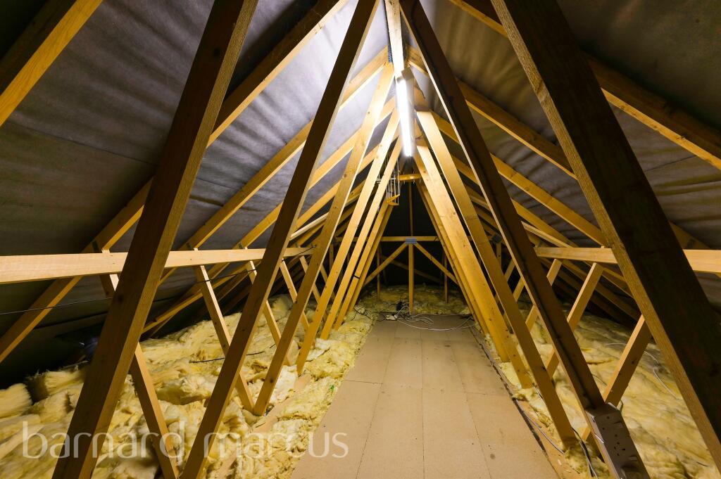 4 bedroom detached house for sale in Napier Close, Salfords, Redhill, RH1