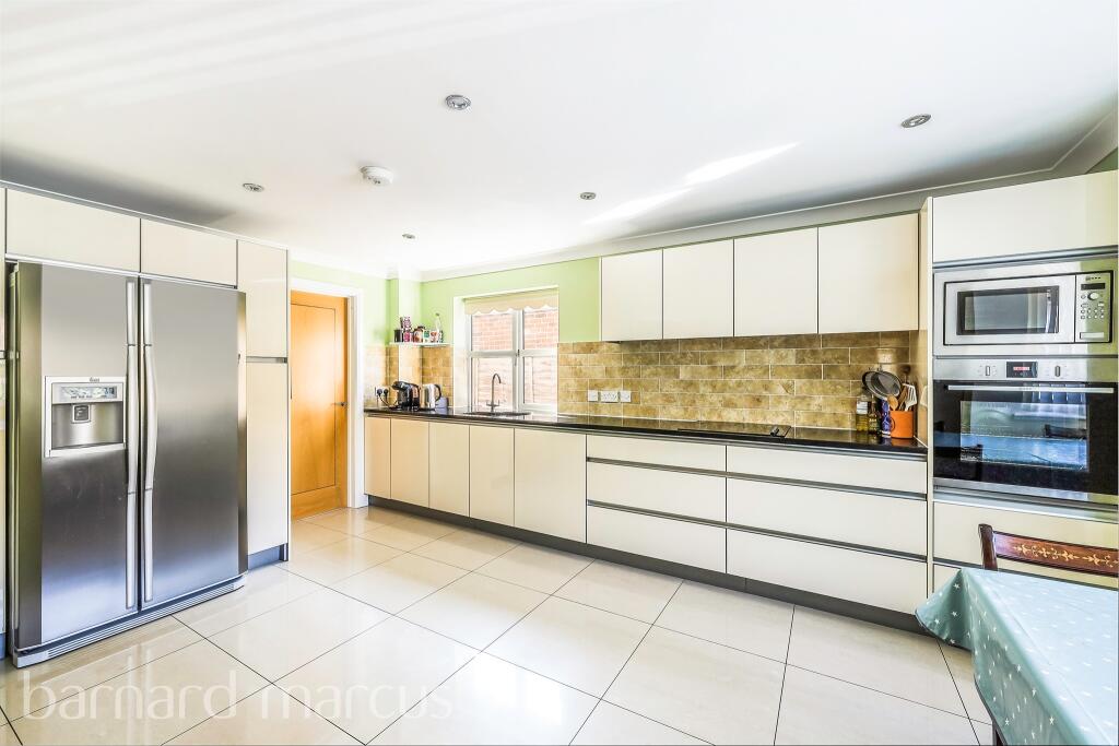 4 bedroom detached house for sale in Napier Close, Salfords, Redhill, RH1