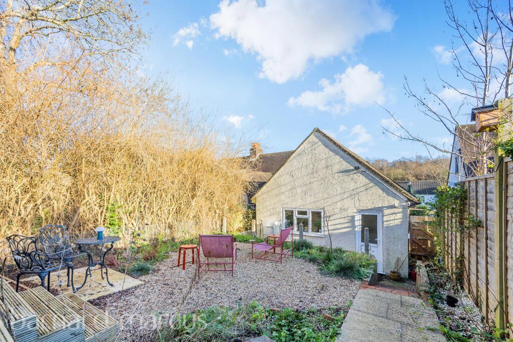 3 bedroom apartment for sale in Brighton Road, Hooley, Coulsdon, CR5