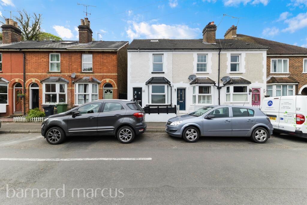 2 bedroom end of terrace house for sale in Garibaldi Road, Redhill, RH1