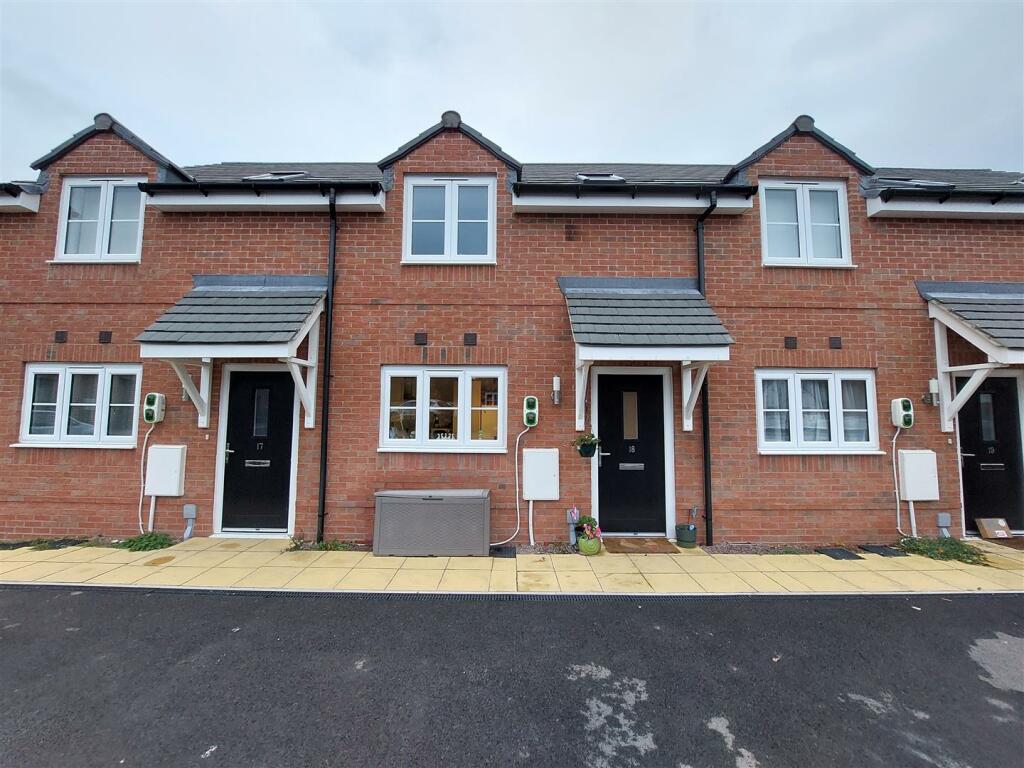 2 bedroom terraced house for sale in Yew Tree Close, Corse, Gloucester