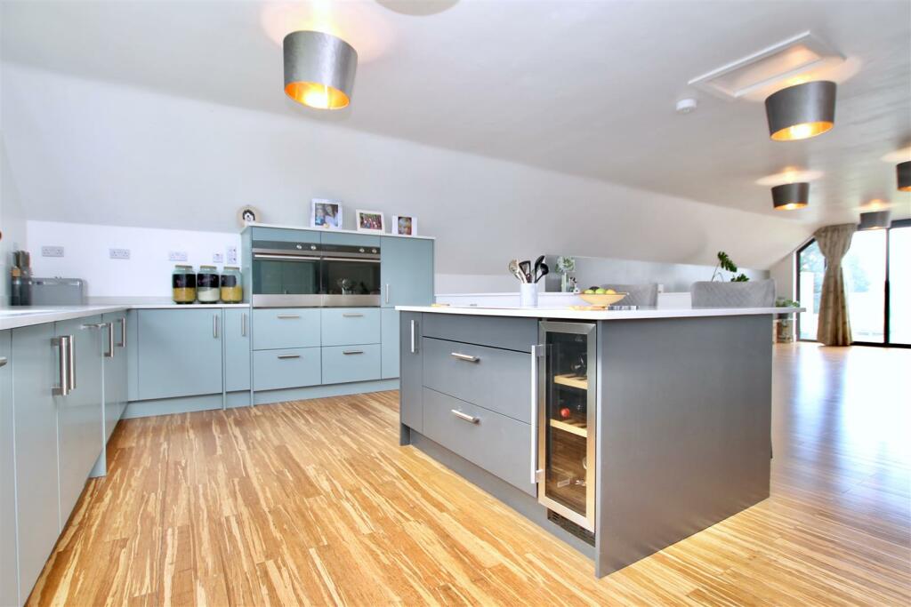 4 bedroom detached house for sale in Digby Road, Rowston, Lincoln, LN4