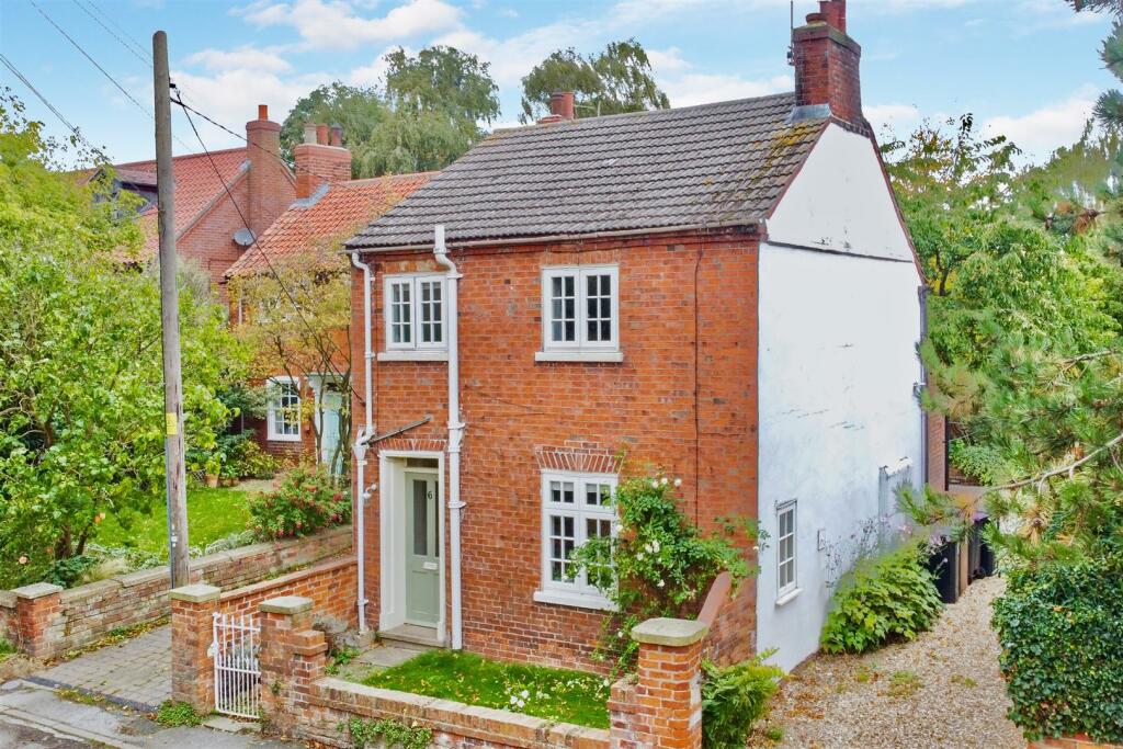 3 bedroom detached house for sale in Meeting House Lane, Brant