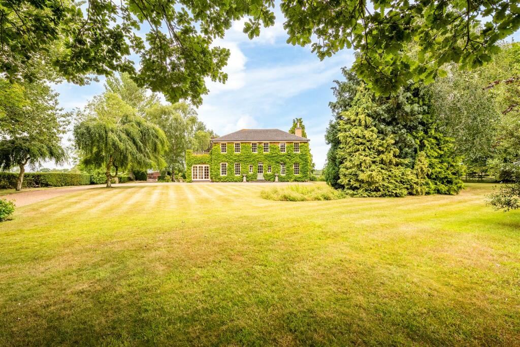 4 bedroom detached house for sale in Washdyke Lane, Osgodby, Market
