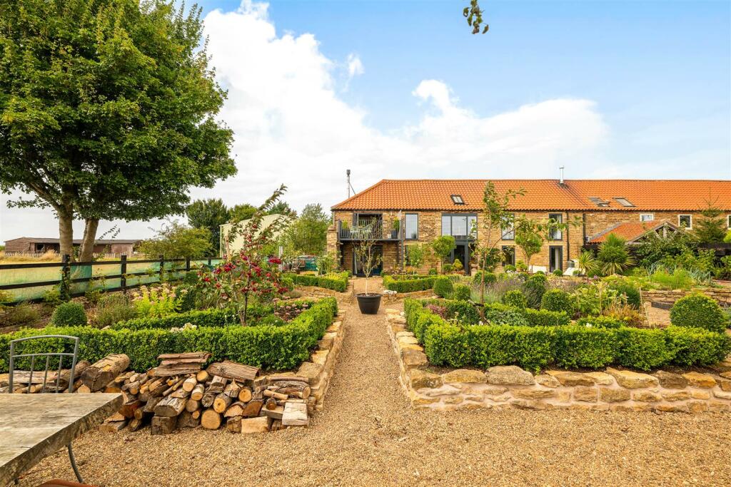 Main image of property: North Cliff Farm, North Carlton, Lincoln