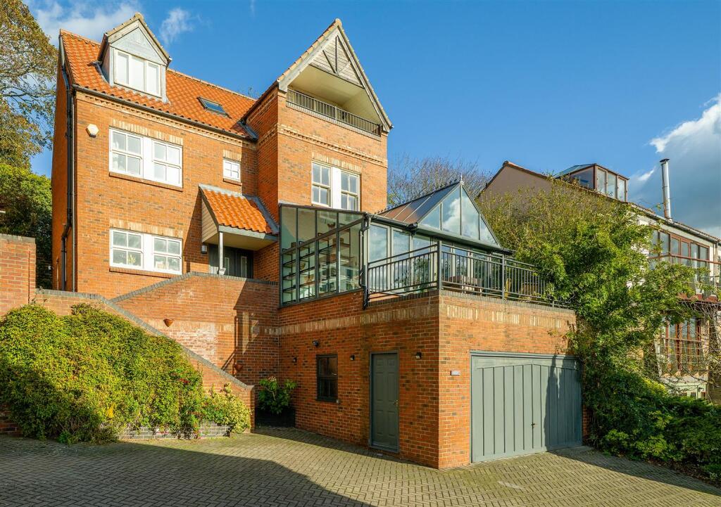 Main image of property: St. Michaels Terrace, Lincoln