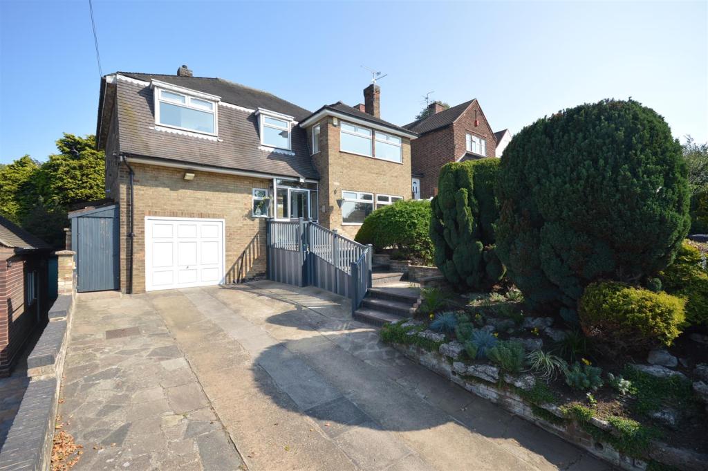 4 bedroom detached house for sale in Long Leys Road, Lincoln, LN1