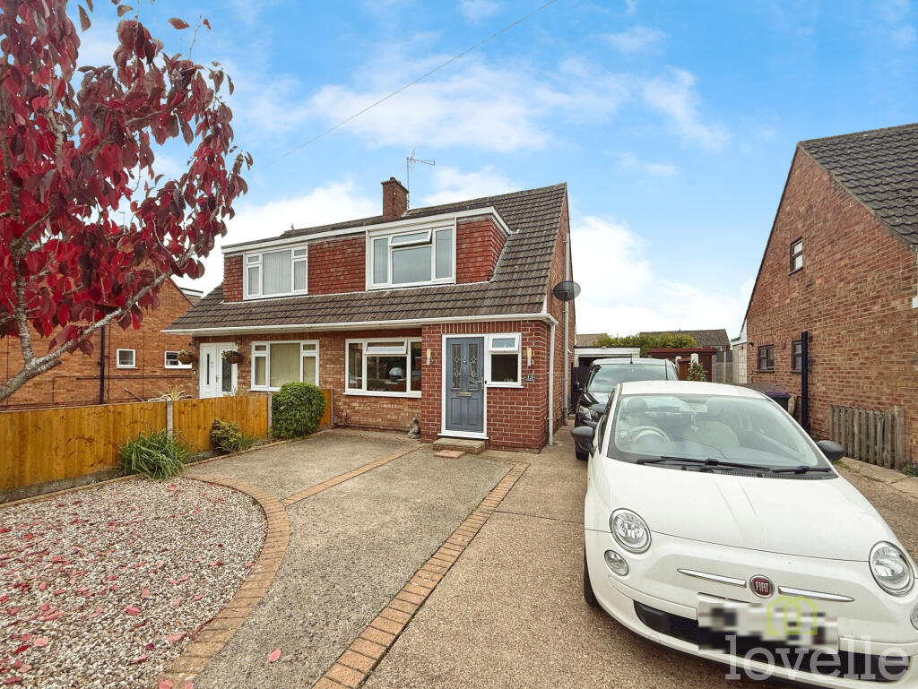 3 bedroom semi-detached house
