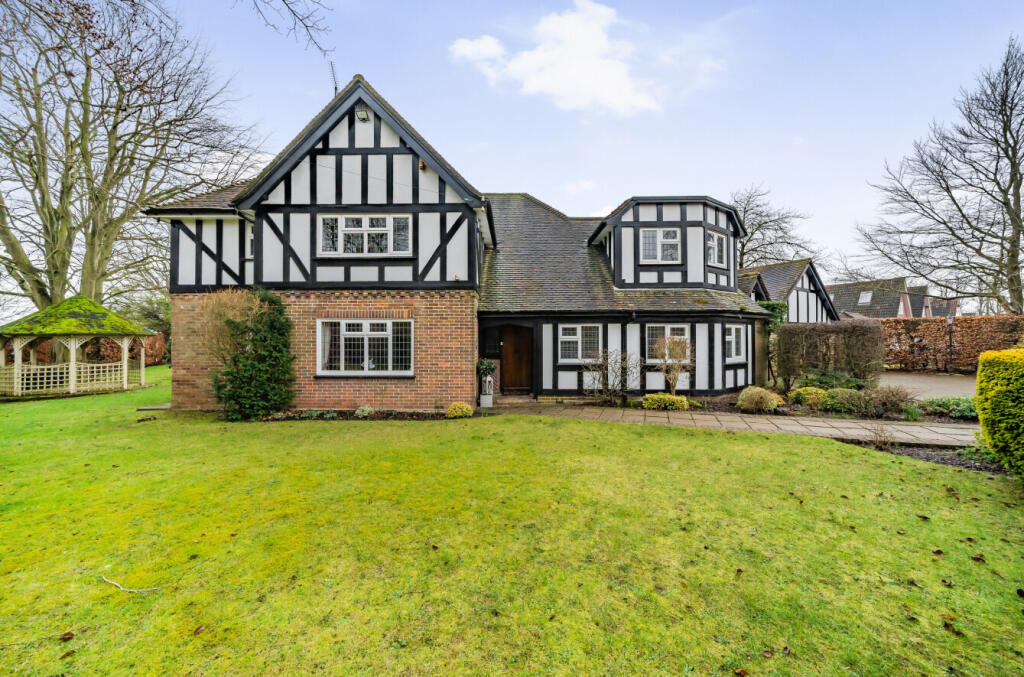 Main image of property: The Avenue, Dunstable, Bedfordshire