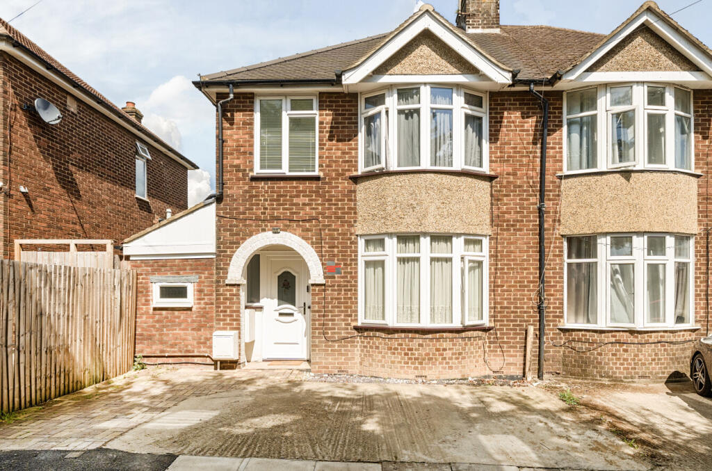Main image of property: High Street North, Dunstable, Bedfordshire