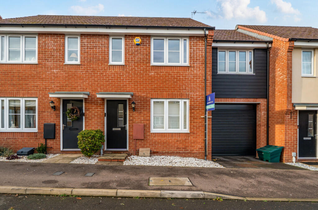 Main image of property: Vauxhall Way, Dunstable, Bedfordshire