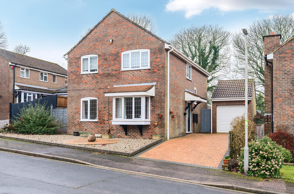 Main image of property: Royce Close, Dunstable, Bedfordshire