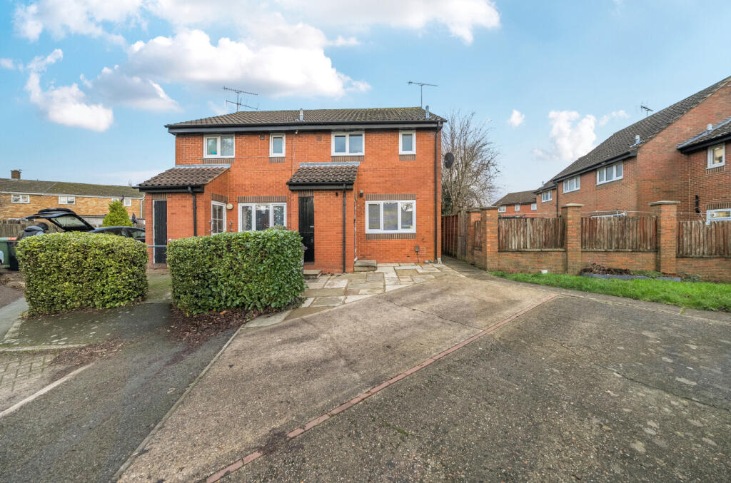Main image of property: New Woodfield Green, Dunstable, Bedfordshire